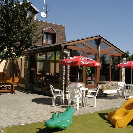 Penzion Tatry Poprad Exterior foto